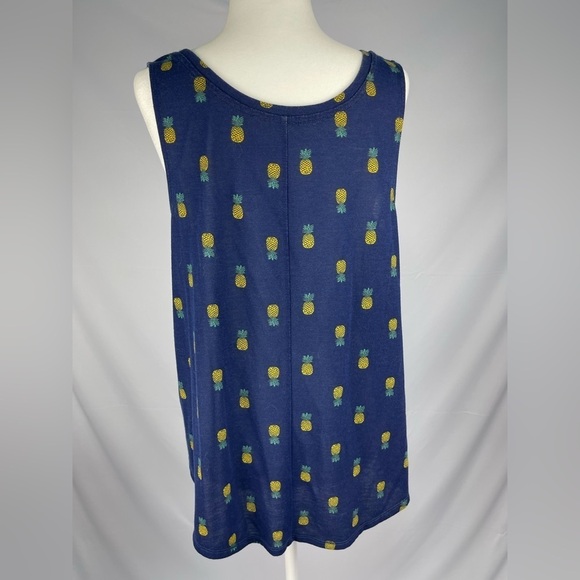 St. John’s Bay Pineapple Navy tank top. Women’s size M - Picture 10 of 11